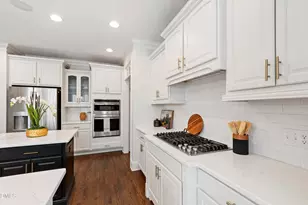 612 Peach Orchard Pl, Cary, NC 27519 - Photo 4