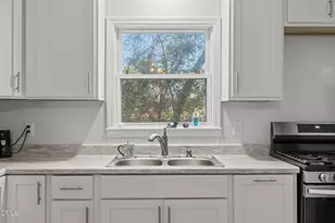 895 Sommers St, Sanford, NC 27330 - Photo 8