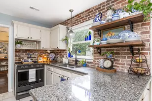 12116 Queensbridge Ct, Raleigh, NC 27613 - Photo 2