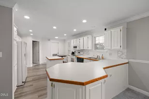 2850 Sanderford Rd, Raleigh, NC 27610 - Photo 14
