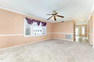 140 Rollingwood Dr, Dunn, NC 28334 - Photo 10