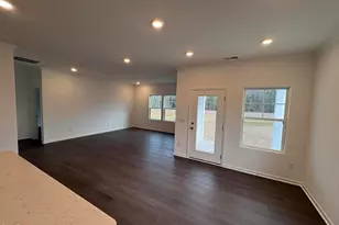 500 Venetian Dr, Sanford, NC 27332 - Photo 6