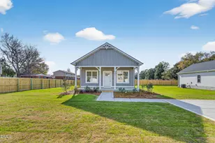 609 W Godwin St, Dunn, NC 28334 - Photo 1