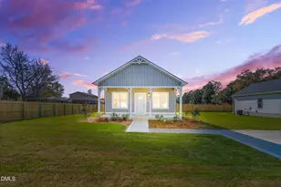 609 W Godwin St, Dunn, NC 28334 - Photo 1