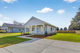 611 W Godwin St, Dunn, NC 28334 - Photo 4