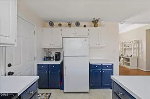 609 Fernway Dr, Burlington, NC 27217 - Photo 16