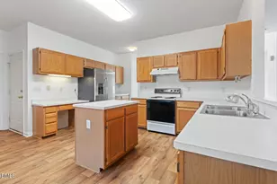 5273 Fairmead Cir, Raleigh, NC 27613 - Photo 10