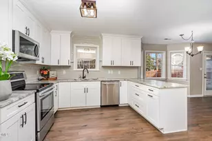 105 Arbor Wynds Ct, Holly Springs, NC 27540 - Photo 2