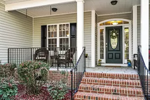 32 Bridgeport Cir, Archer Lodge, NC 27527 - Photo 2