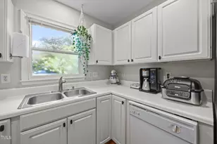 305 McGregor Dr, Chapel Hill, NC 27514 - Photo 8