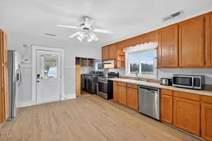 3744 Russell Rd, Graham, NC 27253 - Photo 12