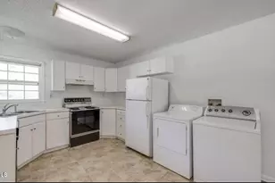 626 Maple Ln, Raleigh, NC 27603 - Photo 4