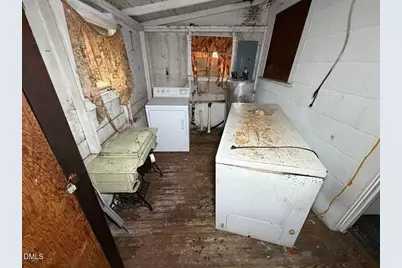 408 E Canary Street, Dunn, NC 28334 - Photo 6