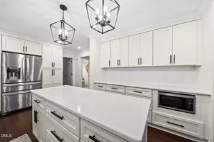 116 E Laurenbrook Ct, Cary, NC 27518 - Photo 10