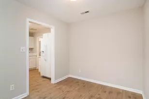 3027 Maple Ave, Burlington, NC 27215 - Photo 8