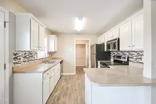 60 Knottingham Ct, Dunn, NC 28334 - Photo 6