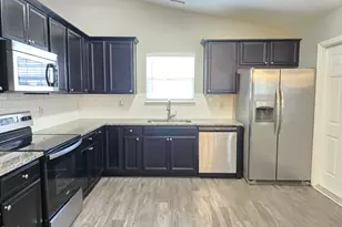 3821 Tyler Bluff Ln, Raleigh, NC 27616 - Photo 12