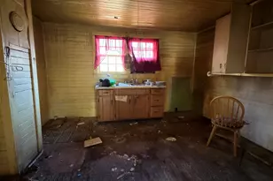 701 E D St, Newton, NC 28658 - Photo 14