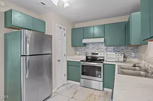 8225 Merriweather Cir, Raleigh, NC 27616 - Photo 18