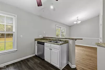 121 Hunting Green Drive, Jacksonville, NC 28546 - Photo 8