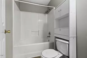 121 Hunting Green Dr, Jacksonville, NC 28546 - Photo 14