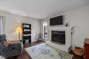 122 Clancy Cir, Cary, NC 27511 - Photo 8