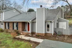 122 Clancy Cir, Cary, NC 27511 - Photo 4