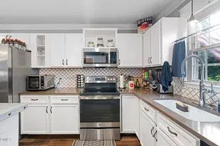 1720 Township Cir, Raleigh, NC 27609 - Photo 8