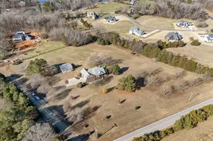 102 Derby Ln, Franklinton, NC 27525 - Photo 2