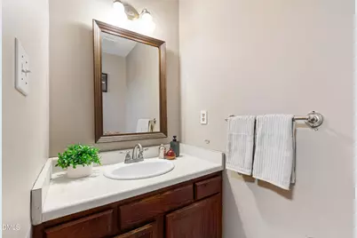 5810 Shady Grove Circle, Raleigh, NC 27609 - Photo 14