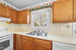 7104 Kinross Dr, Raleigh, NC 27613 - Photo 16