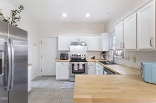 207 Forest Run Pl, Cary, NC 27518 - Photo 4