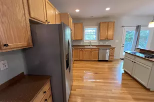 109 Oakbeech Ct, Holly Springs, NC 27540 - Photo 4