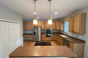 109 Oakbeech Ct, Holly Springs, NC 27540 - Photo 2