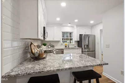 136 Lake Hollow Circle, Cary, NC 27513 - Photo 4