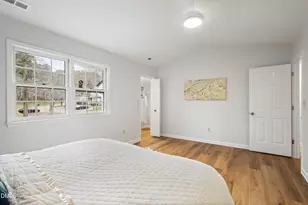 136 Lake Hollow Cir, Cary, NC 27513 - Photo 10