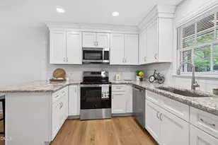 136 Lake Hollow Cir, Cary, NC 27513 - Photo 6