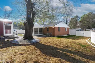 2305 Dandridge Dr, Raleigh, NC 27610 - Photo 26