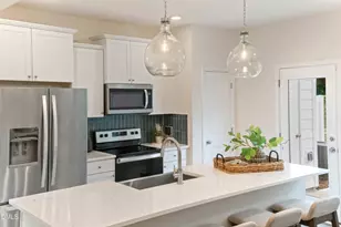 940 Kensley Grv Ln, Fuquay-Varina, NC 27526 - Photo 2