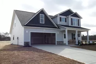 4733 Scenic Pines Dr, Hope Mills, NC 28348 - Photo 2