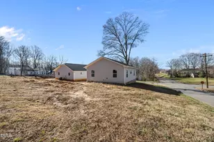 1105 8th St, Statesville, NC 28677 - Photo 12