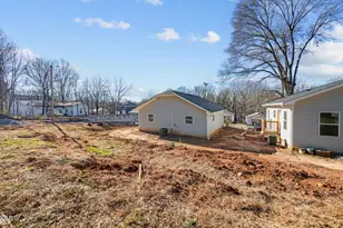 1107 8th St, Statesville, NC 28677 - Photo 16