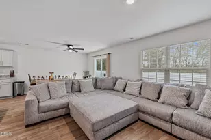 1423 N Wilshire Ct, Kinston, NC 28504 - Photo 6