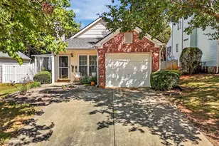 413 Hyannis Dr, Holly Springs, NC 27540 - Photo 2