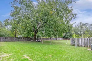 804 W Anderson St, Selma, NC 27576 - Photo 2