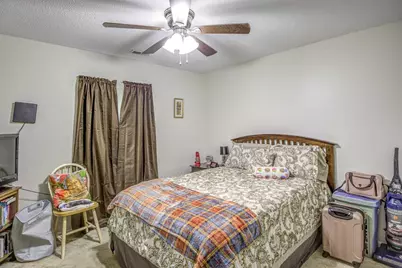 804 W Anderson Street, Selma, NC 27576 - Photo 6