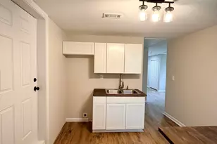 636 Flint St, Henderson, NC 27536 - Photo 8