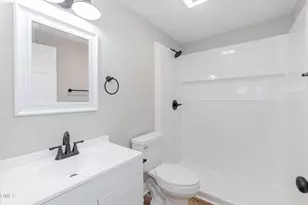 802 Roanoke Ave, Henderson, NC 27536 - Photo 16