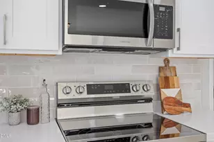 123 W Bywood Dr, Durham, NC 27712 - Photo 12