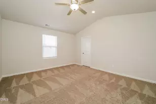 328 Gourd St, Zebulon, NC 27597 - Photo 8